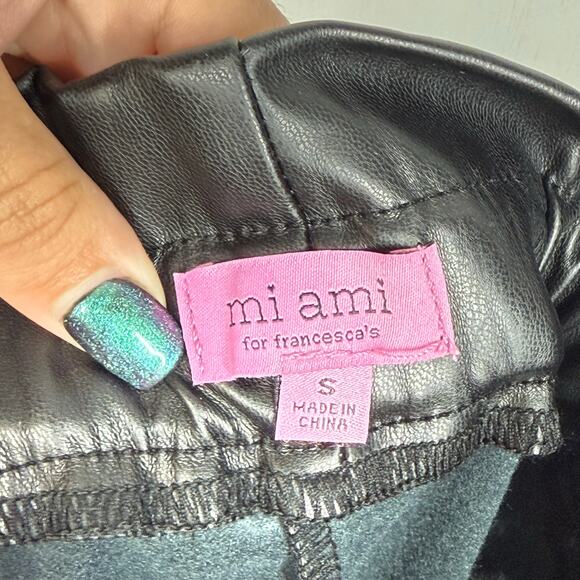 NEW Francesca’s Faux Leather Paperbag Pants Size Small Black Belted Pleated - Picture 7 of 9